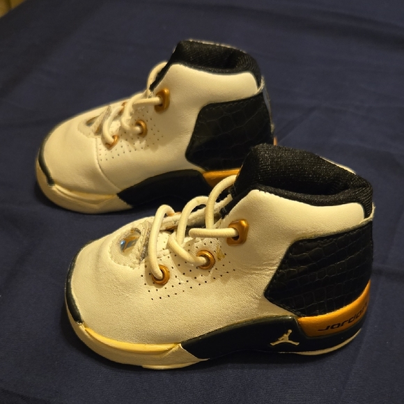 2002 Jordan 17 Kids' White Black and Copper Sneakers